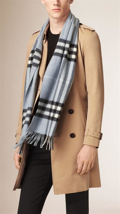 KHĂN BURBERRY GIANT CHECK CASHMERE.